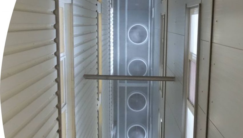 How adiabatic air cooling significantly reduces heat load in summer